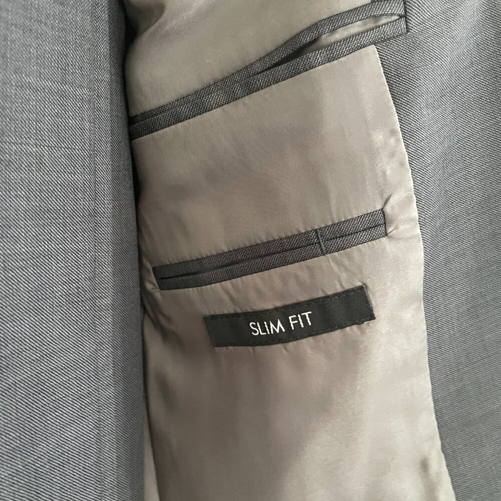 Jos.A. Bank Traveler Collection Slim Fit Suit | Grey | Size 40L /34W - Picture 7 of 9